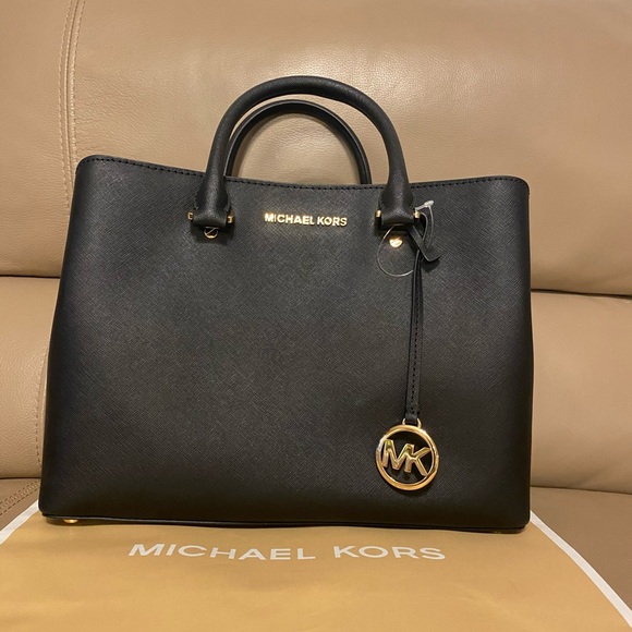 Michael Kors Handbags - Michael Kors large satchel Savanah bag BNWT